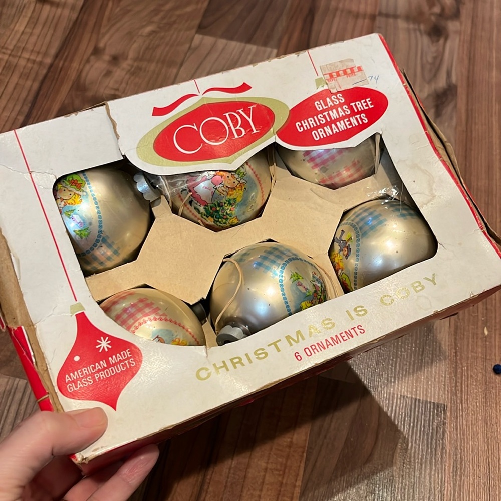 Set of 6 Colby Vintage Christmas Ornaments in Box